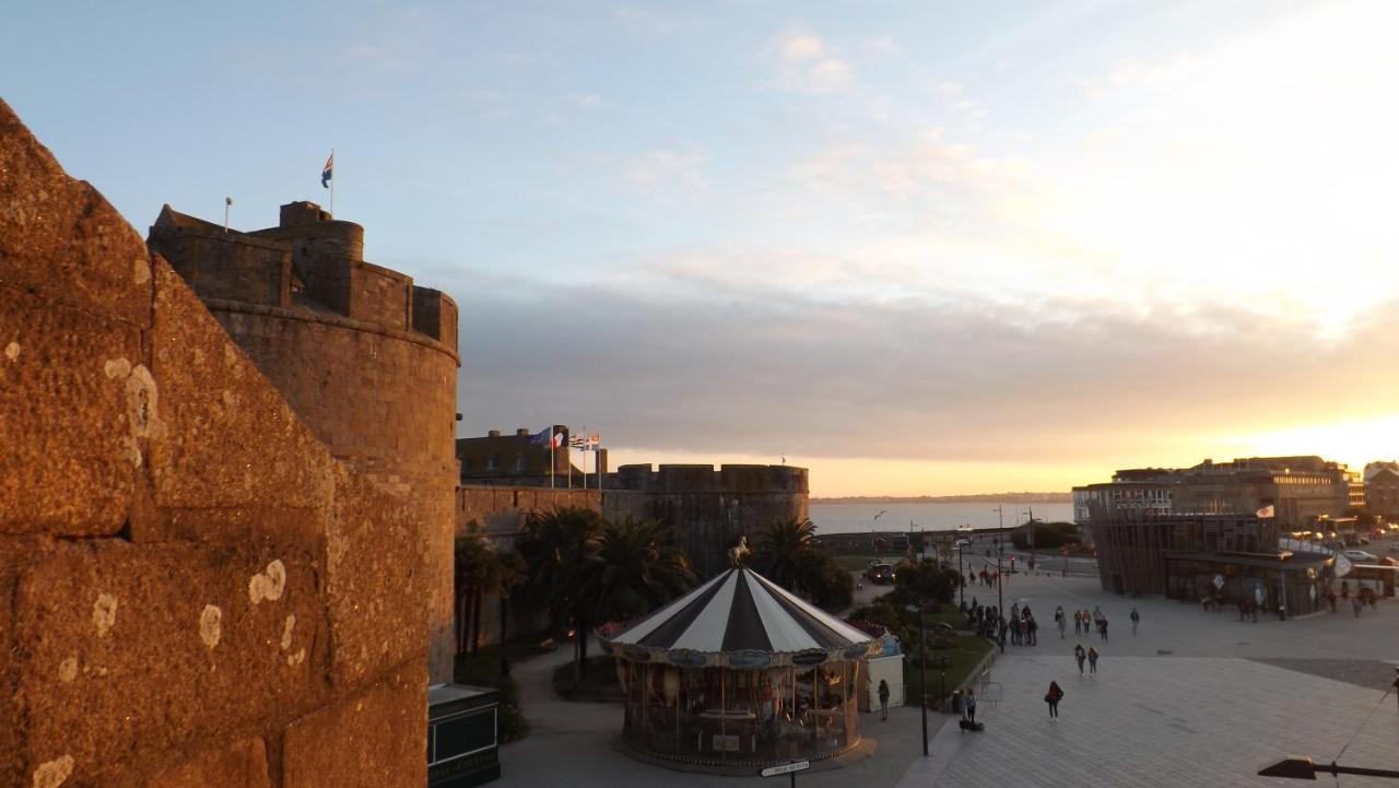 Appartement T2 ,Parking Prive,Terrasse, 10 Mns A Pieds De La Cite Corsaire Et Ses Plages Saint-Malo Eksteriør billede