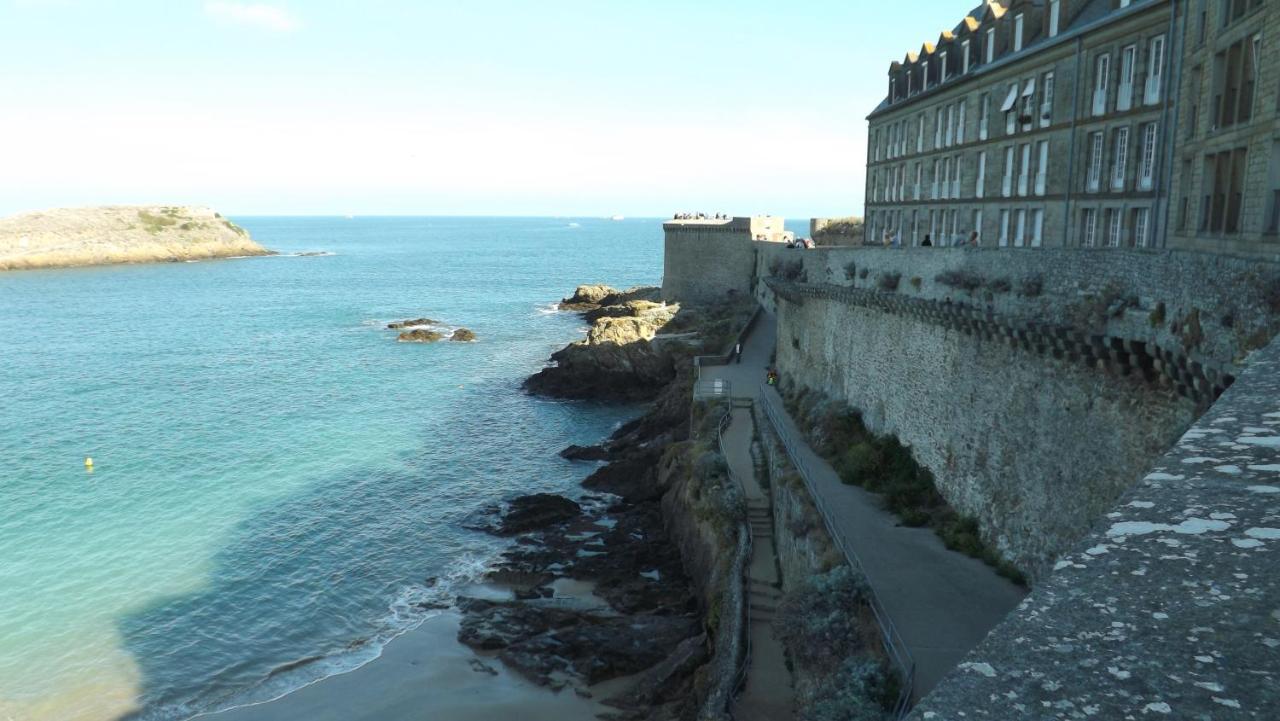 Appartement T2 ,Parking Prive,Terrasse, 10 Mns A Pieds De La Cite Corsaire Et Ses Plages Saint-Malo Eksteriør billede