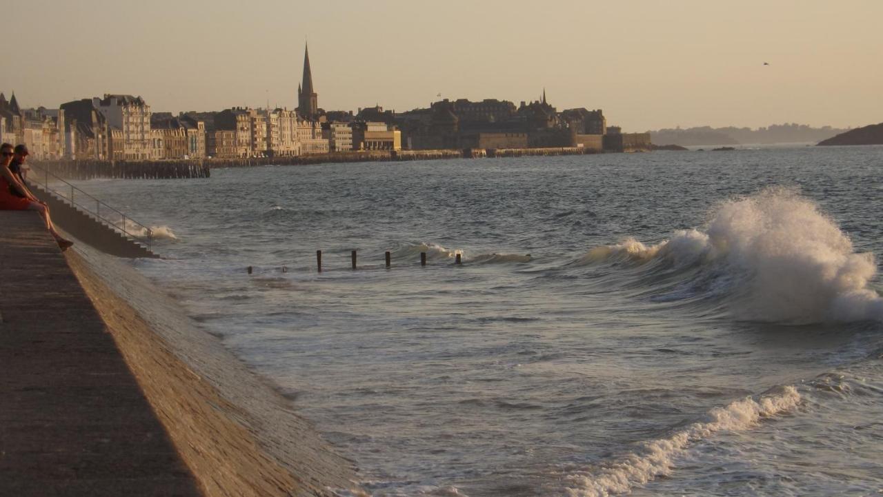 Appartement T2 ,Parking Prive,Terrasse, 10 Mns A Pieds De La Cite Corsaire Et Ses Plages Saint-Malo Eksteriør billede